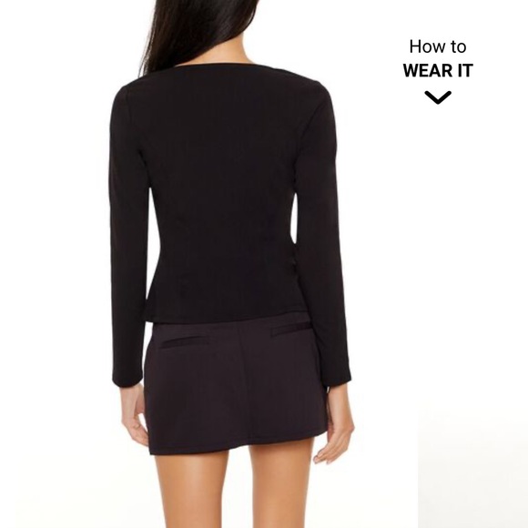 NWT Button-Front Split-Hem Top - Picture 5 of 6